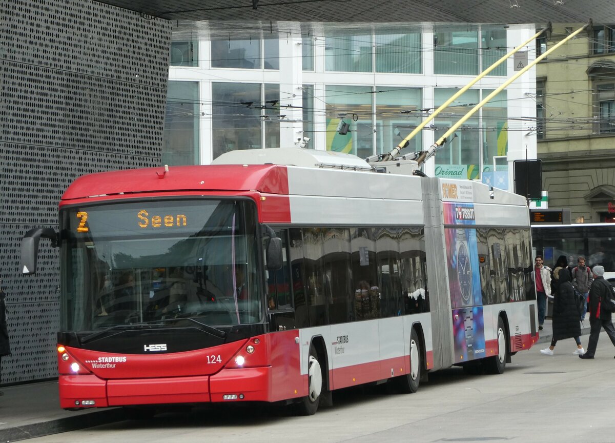 (243'264) - SW Winterthur - Nr. 124 - Hess/Hess Gelenktrolleybus am 29. November 2022 beim Hauptbahnhof Winterthur