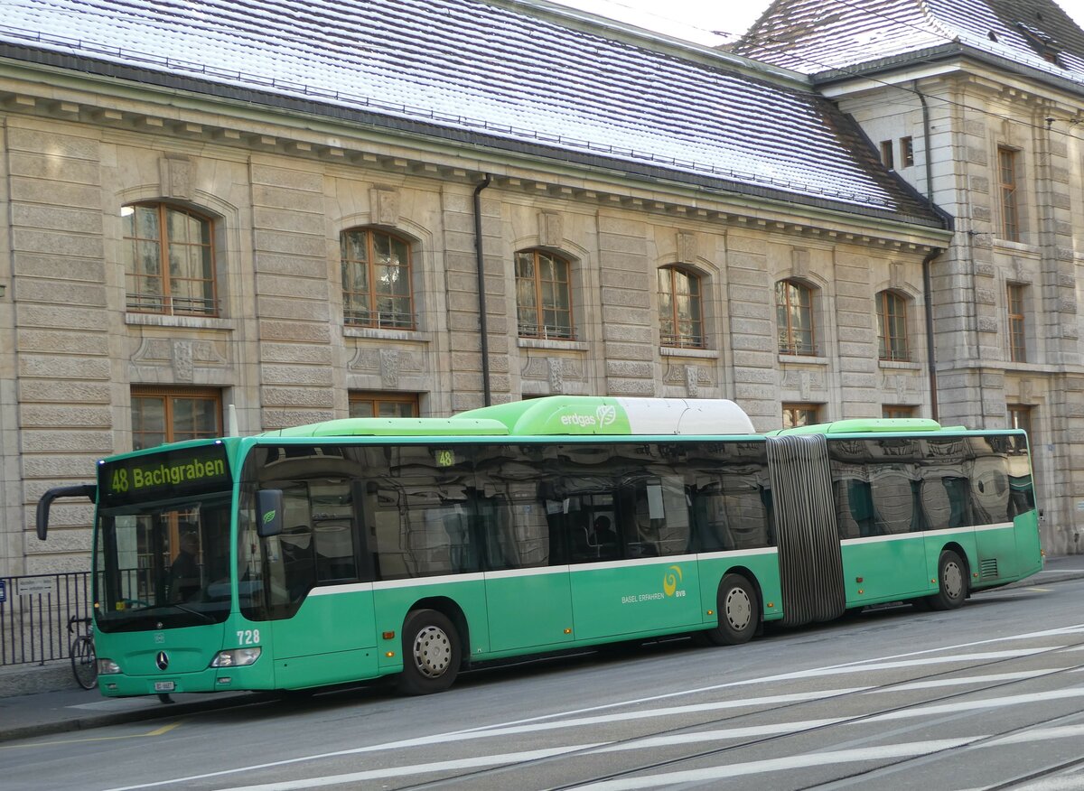 (243'816) - BVB Basel - Nr. 728/BS 6687 - Mercedes am 12. Dezember 2022 beim Bahnhof Basel