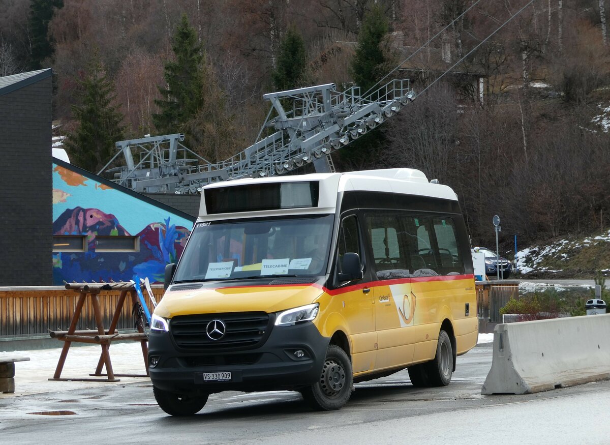(244'162) - PostAuto Wallis - Nr. 26/VS 330'909 - Mercedes am 26. Dezember 2022 in Vercorin, Tlphrique