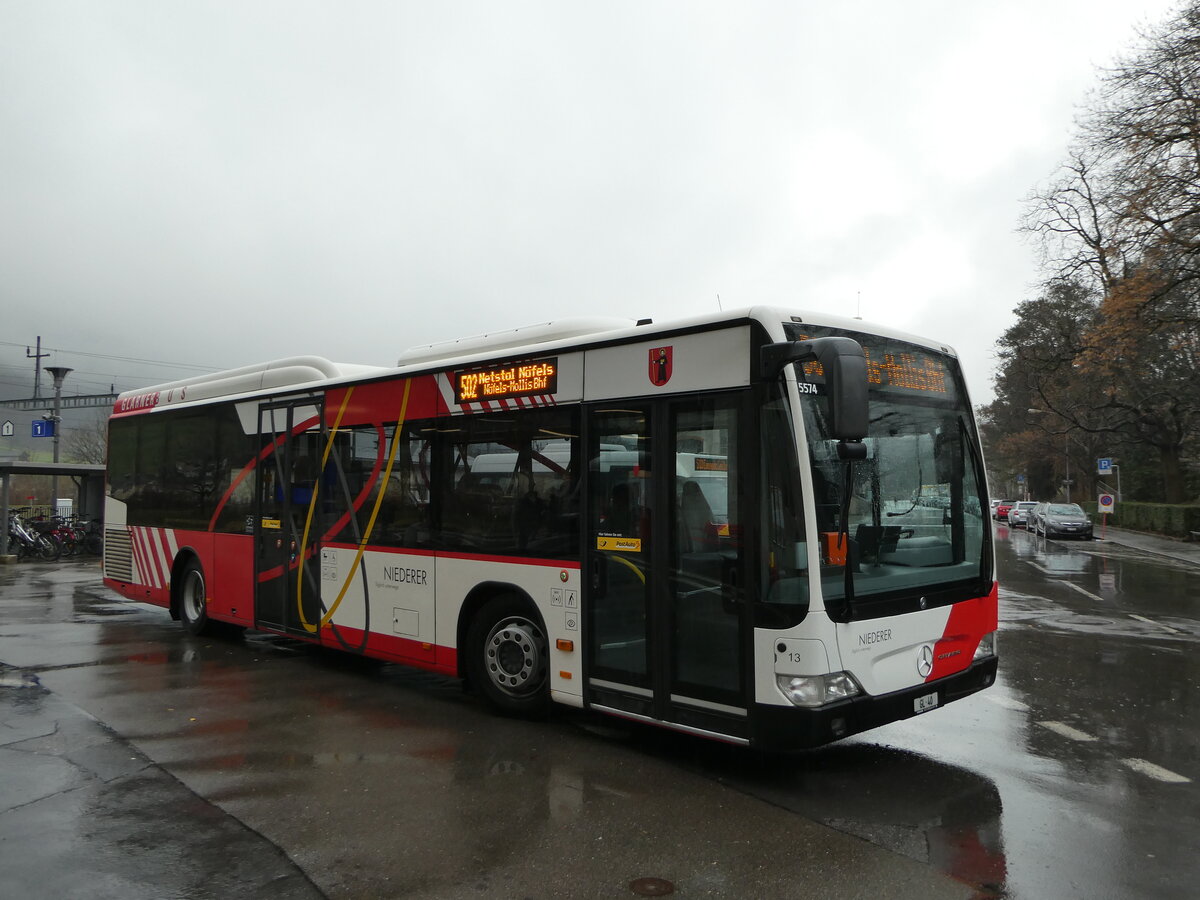 (244'440) - Niederer, Filzbach - Nr. 13/GL 40/PID 5574 - Mercedes am 3. Januar 2023 beim Bahnhof Glarus