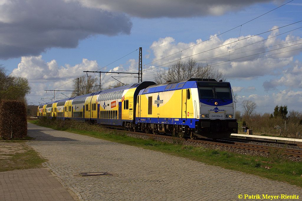 246 004 mit RE5 durch Neukloster (Kreis Stade) Richtung Hamburg