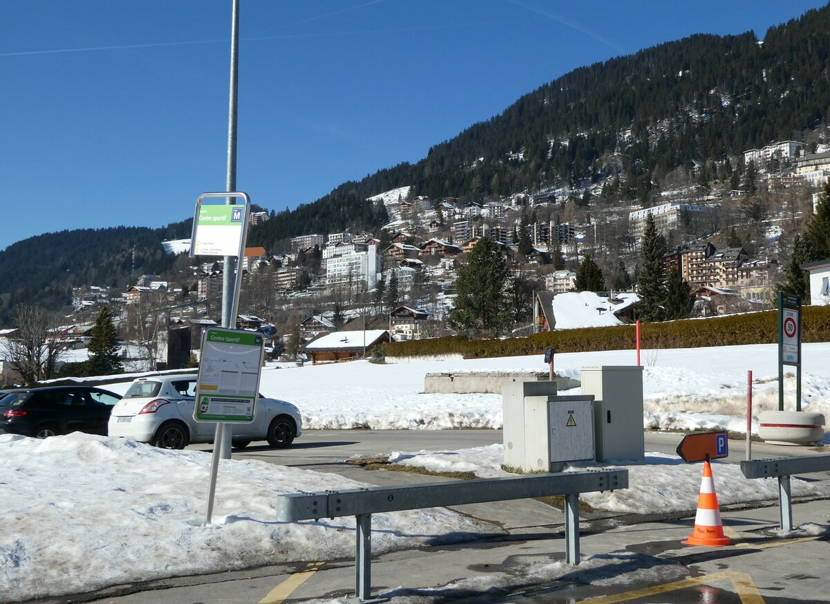 (246'035) - TPC-Haltestelle am 11. Februar 2023 in Leysin, Centre sportif