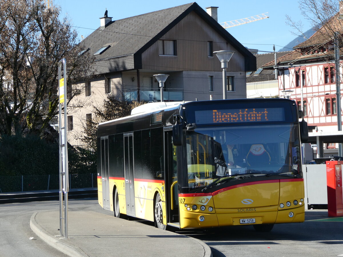 (246'154) - PostAuto Zentralschweiz - Nr. 507/NW 5258/PID 10'254 - Solaris (ex Nr. 57; ex Nr. 18; ex Thepra, Stans Nr. 18) am 16. Februar 2023 beim Bahnhof Stans