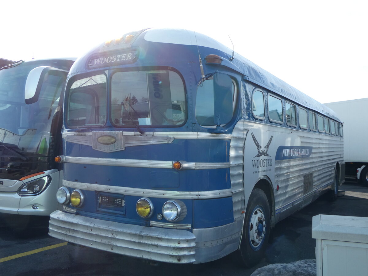 (246'296) - Wooster, Zrich - GMC (ex Northland Greyhound Lines, USA-Minneapolis Nr. N796) am 18. Februar 2023 in Kerzers, Interbus