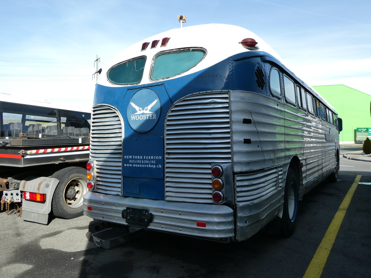 (246'299) - Wooster, Zrich - GMC (ex Northland Greyhound Lines, USA-Minneapolis Nr. N796) am 18. Februar 2023 in Kerzers, Interbus