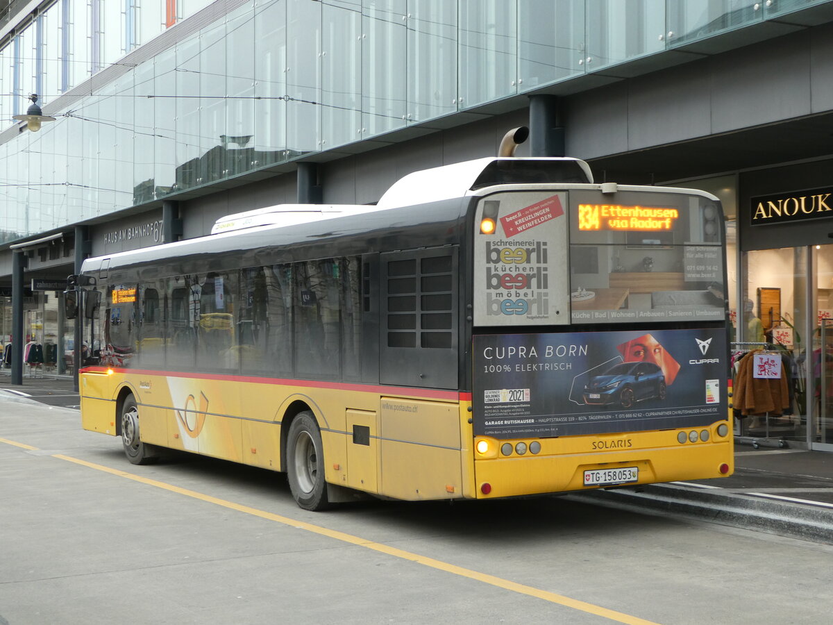 (246'590) - PostAuto Ostschweiz - TG 158'053/PID 10'079 - Solaris am 25. Februar 2023 beim Bahnhof Frauenfeld