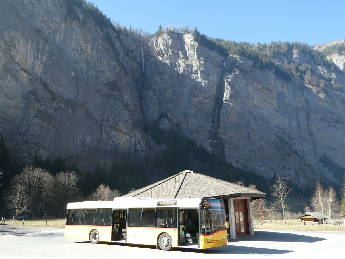 (246'897) - PostAuto Bern - BE 610'537/PID 5070 - Solaris am 5. März 2023 in Stechelberg, Hotel