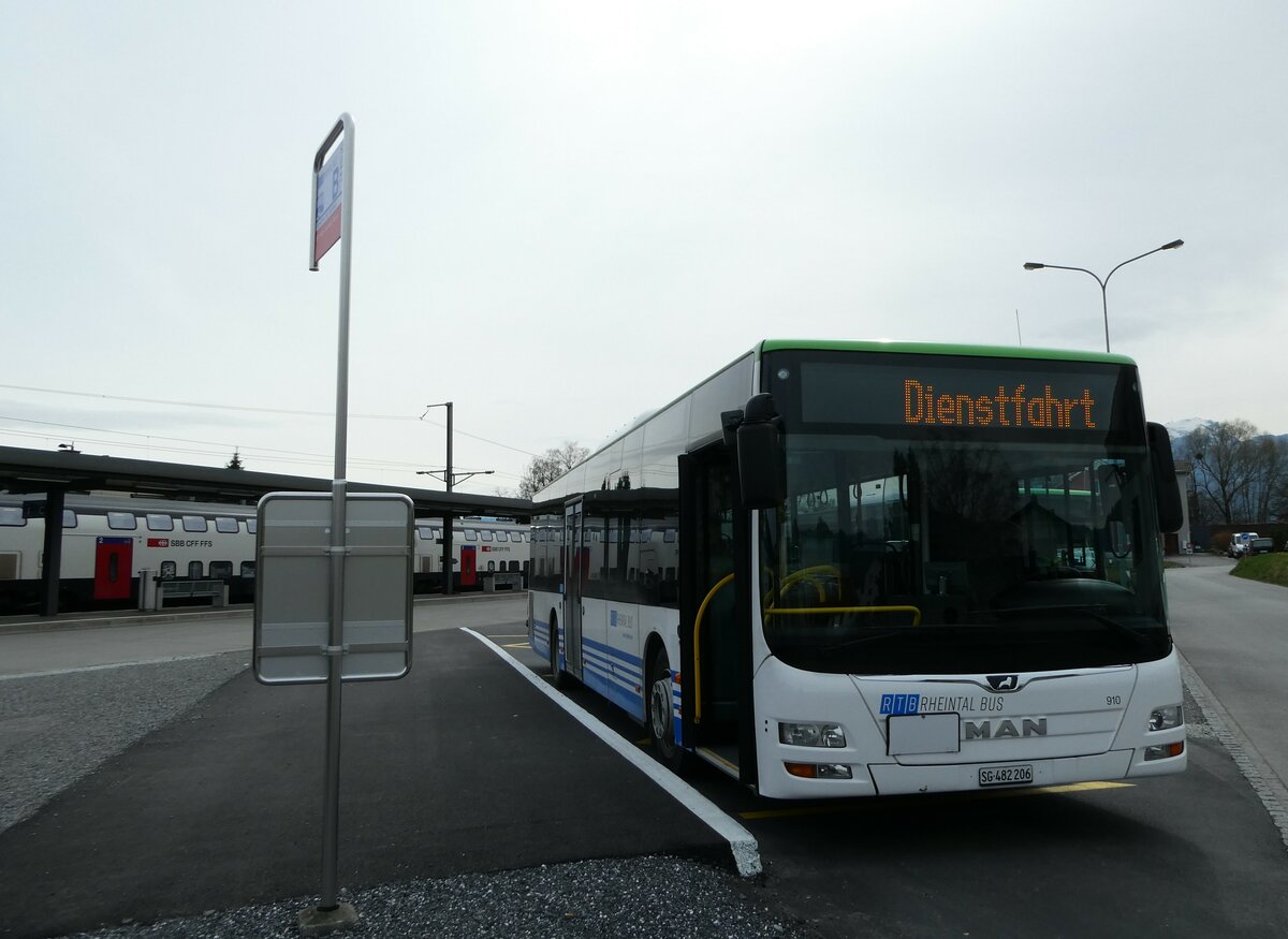 (247'512) - RTB Altsttten - Nr. 910/SG 482'206 - MAN (ex PostBus/A BD 15'357) am 21. Mrz 2023 beim Bahnhof Altsttten