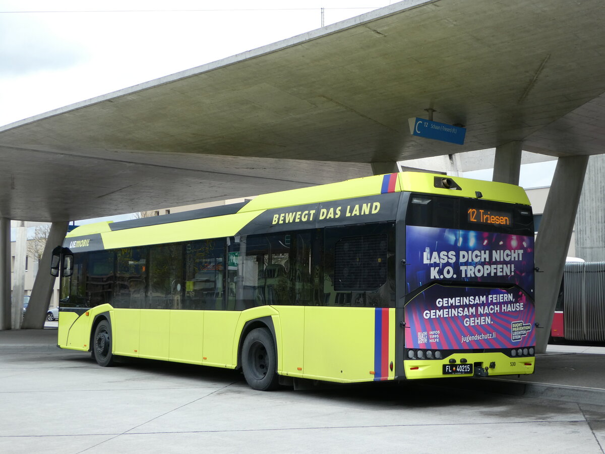 (248'460) - Aus Liechtenstein: BOS PS Anstalt, Vaduz - Nr. 530/FL 40'215 - Solaris am 13. April 2023 beim Bahnhof Buchs