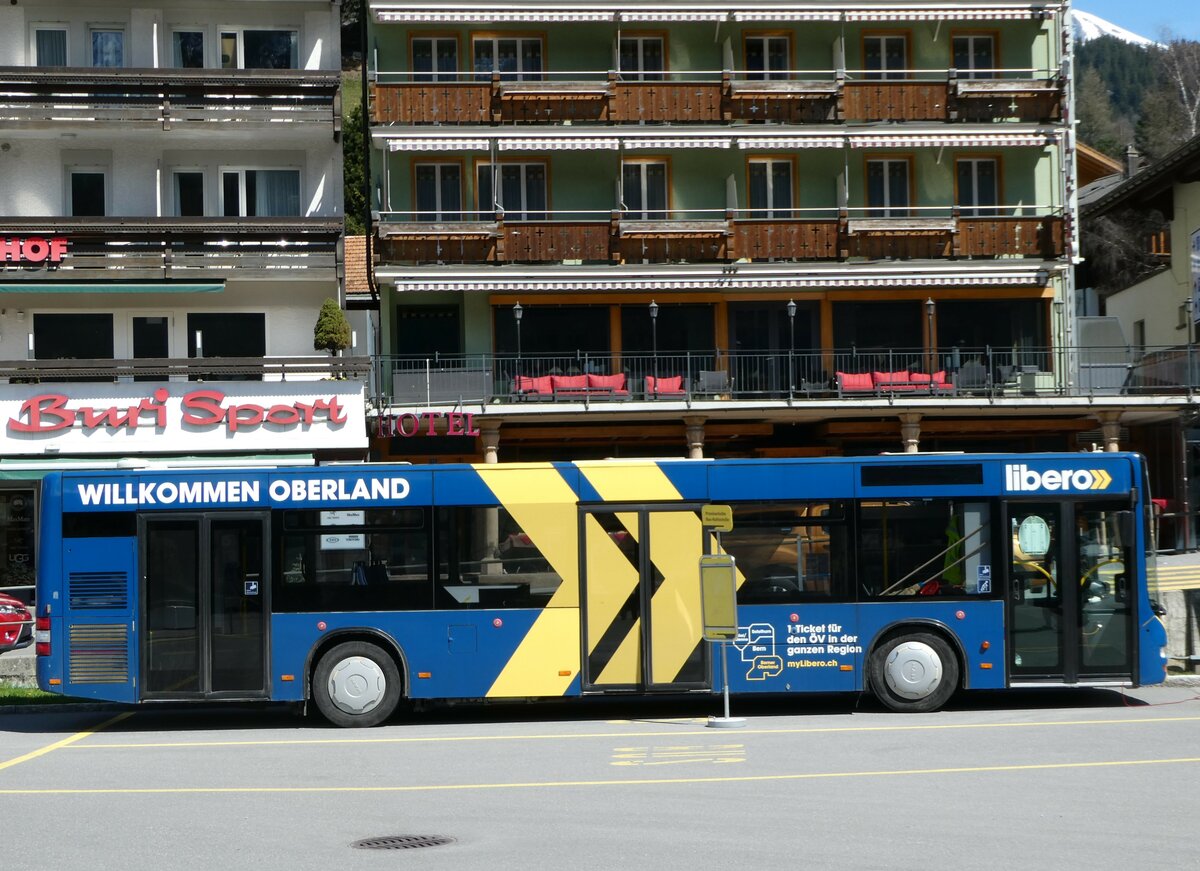 (248'784) - STi Thun - Nr. 128 - MAN am 18. April 2023 beim Bahnhof Grindelwald