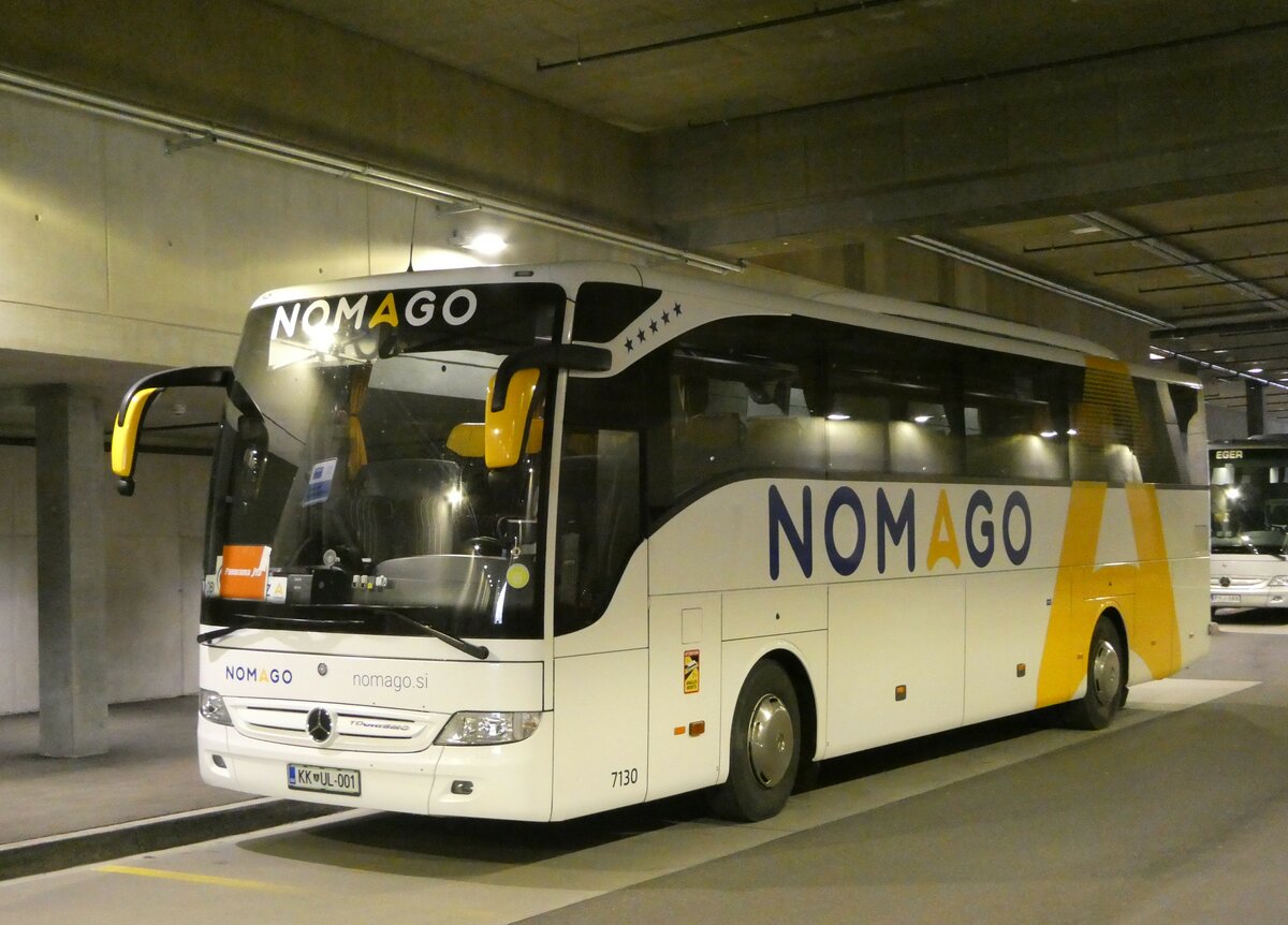 (249'187) - Aus Slowenien: Nomago, Ljubljana - Nr. 7130/KK UL-001 - Mercedes am 28. April 2023 in Grindelwald, Terminal