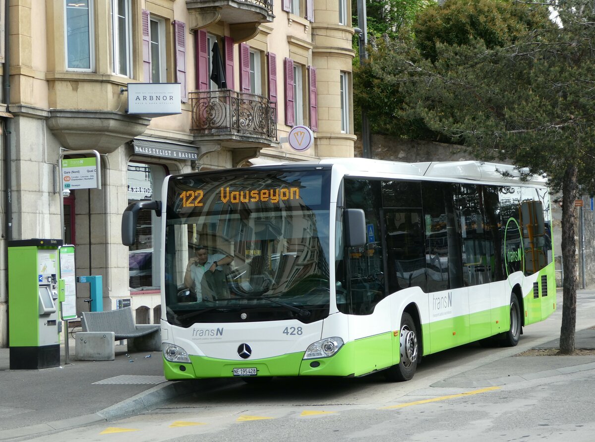 (249'569) - transN, La Chaux-de-Fonds - Nr. 428/NE 195'428 - Mercedes am 5. Mai 2023 beim Bahnhof Neuchtel