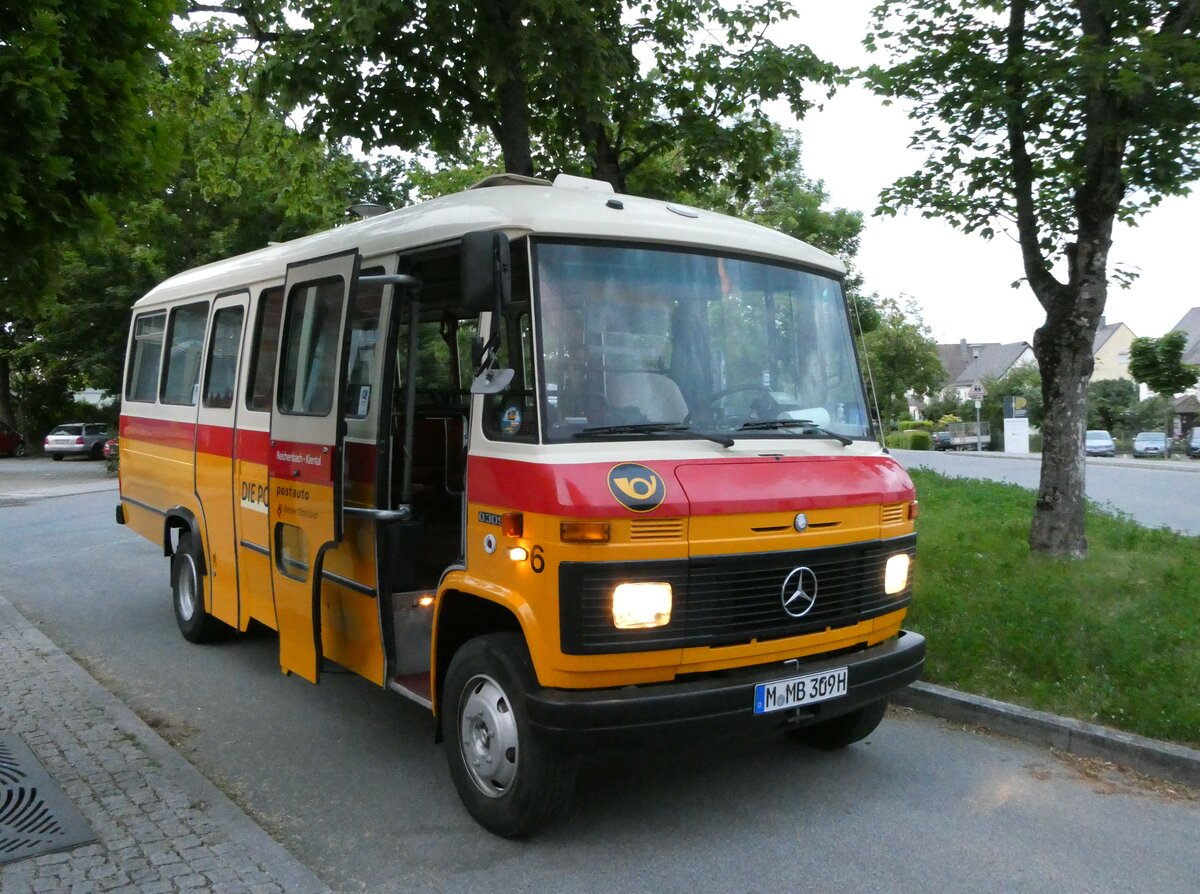 (251'060) - Hahn, Mnchen - Nr. 6/M-MB 309H - Mercedes (ex Mller, CH-Ennetmoos Nr. 6; ex Portenier, CH-Adelboden Nr. 6/PID 492; ex Geiger, CH-Adelboden Nr. 6) am 4. Juni 2023 beim Bahnhof Landau