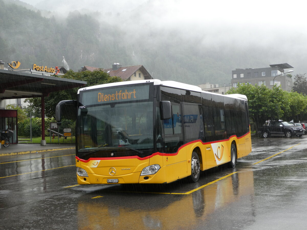 (252'975) - Flck, Brienz - Nr. 21/BE 868'721/PID 11'212 - Mercedes am 25. Juli 2023 in Meiringen, Postautostation