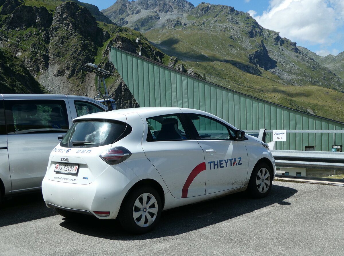 (253'227) - Theytaz, Sion - VS 82'403 - Renault am 30. Juli 2023 in Dixence, Le Chargeur