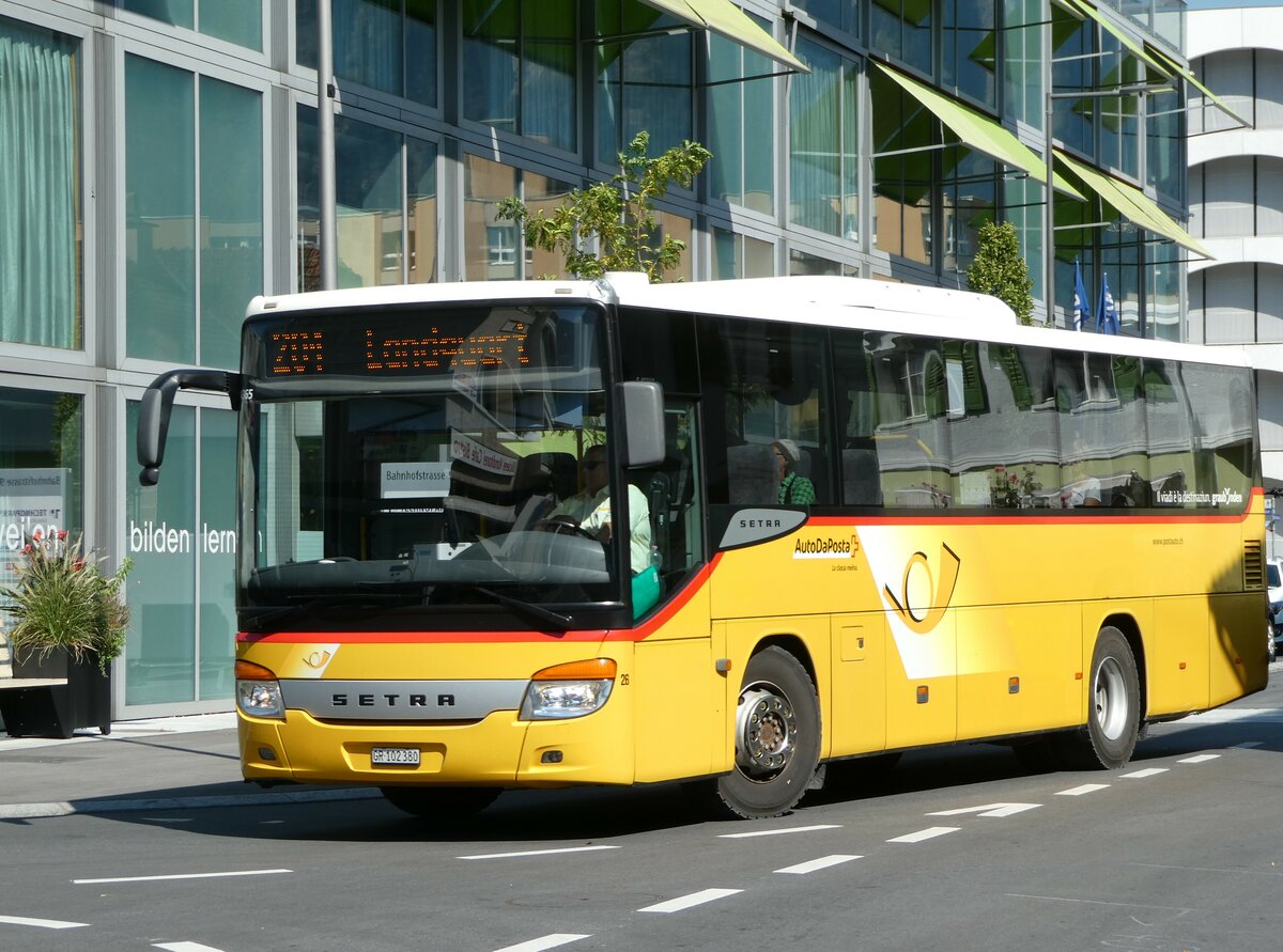 (254'944) - PostAuto Graubnden - Nr. 26/GR 102'380/PID 4365 - Setra (ex GR 102'345; ex Riederer, St. Margrethenberg) am 8. September 2023 beim Bahnhof Landquart