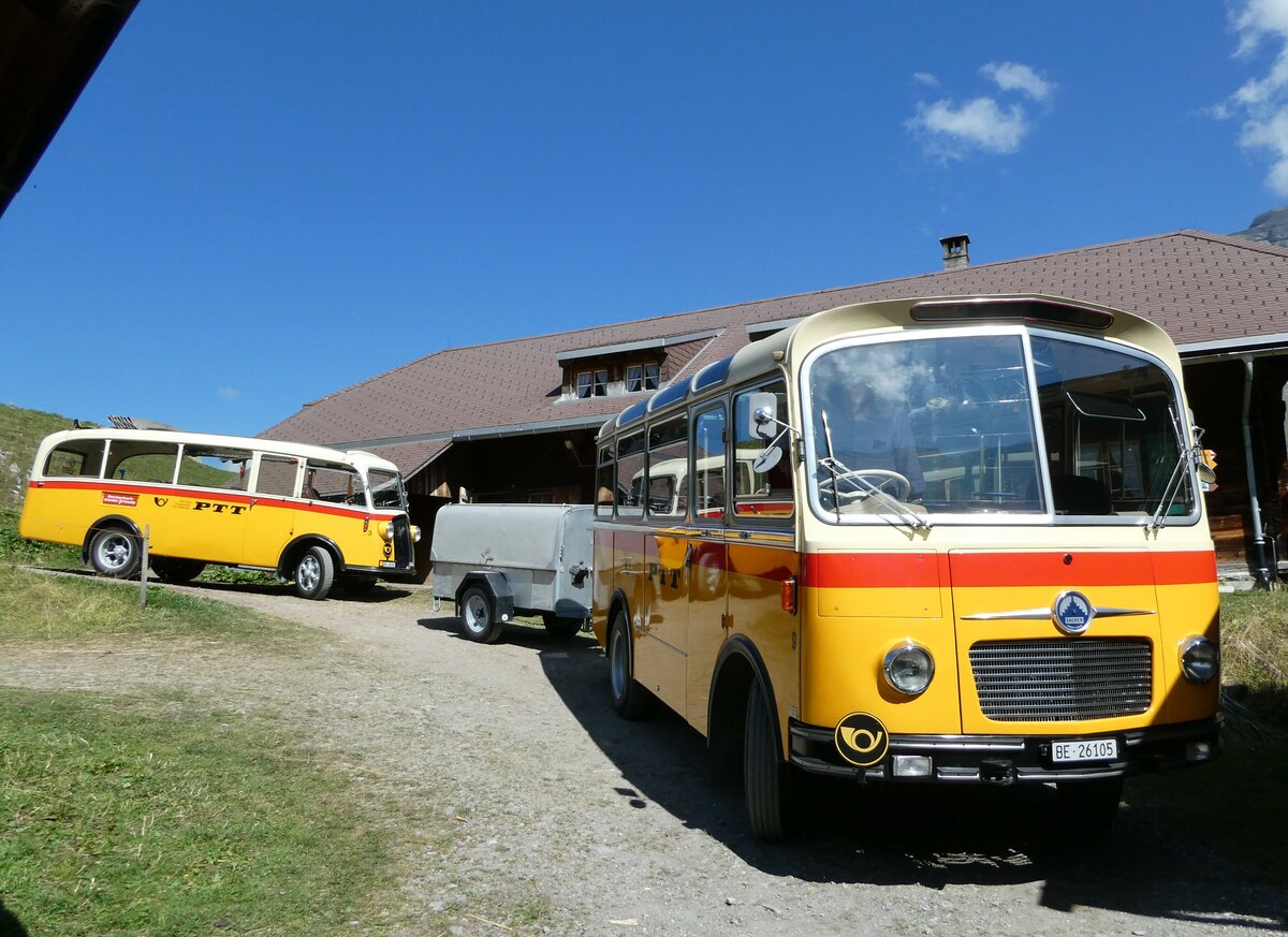 (255'087) - Schmid, Thrishaus - Nr. 9/BE 26'105 - Saurer/R&J (ex Geiger, Adelboden Nr. 9) + Nr. 3/BE 26'760 - Saurer/Gangloff (ex Geiger, Adelboden Nr. 3) am 10. September 2023 auf der Bundalp