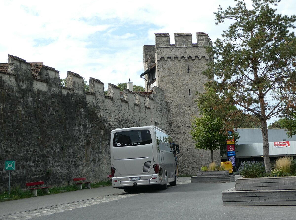 (255'121) - Daimler Buses, Winterthur - ZH 245'141 - Setra am 12. September 2023 in Thun, Berntorplatz