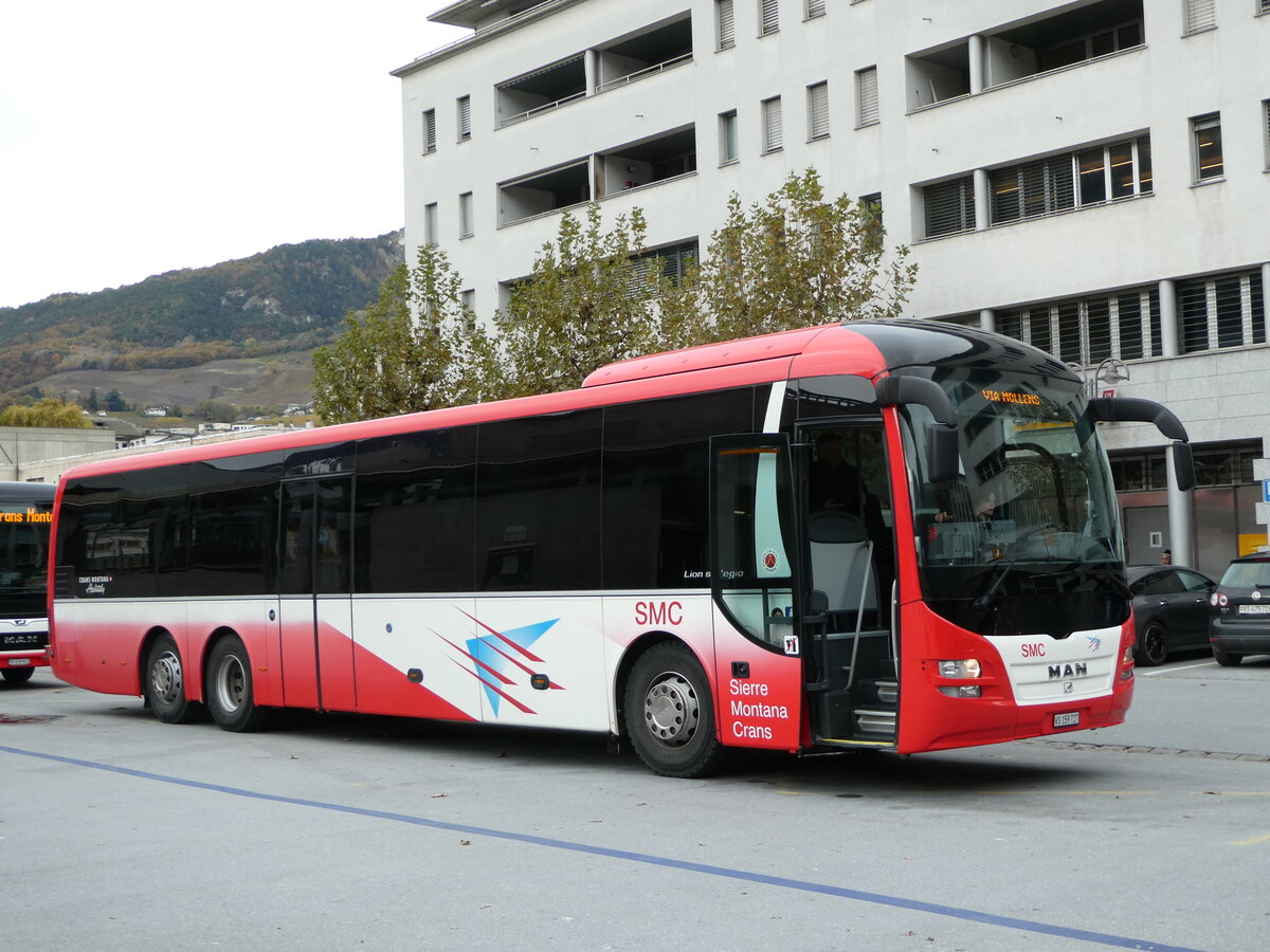 (257'020) - SMC Montana - Nr. 27/VS 159'727 - MAN am 16. November 2023 beim Bahnhof Sierre