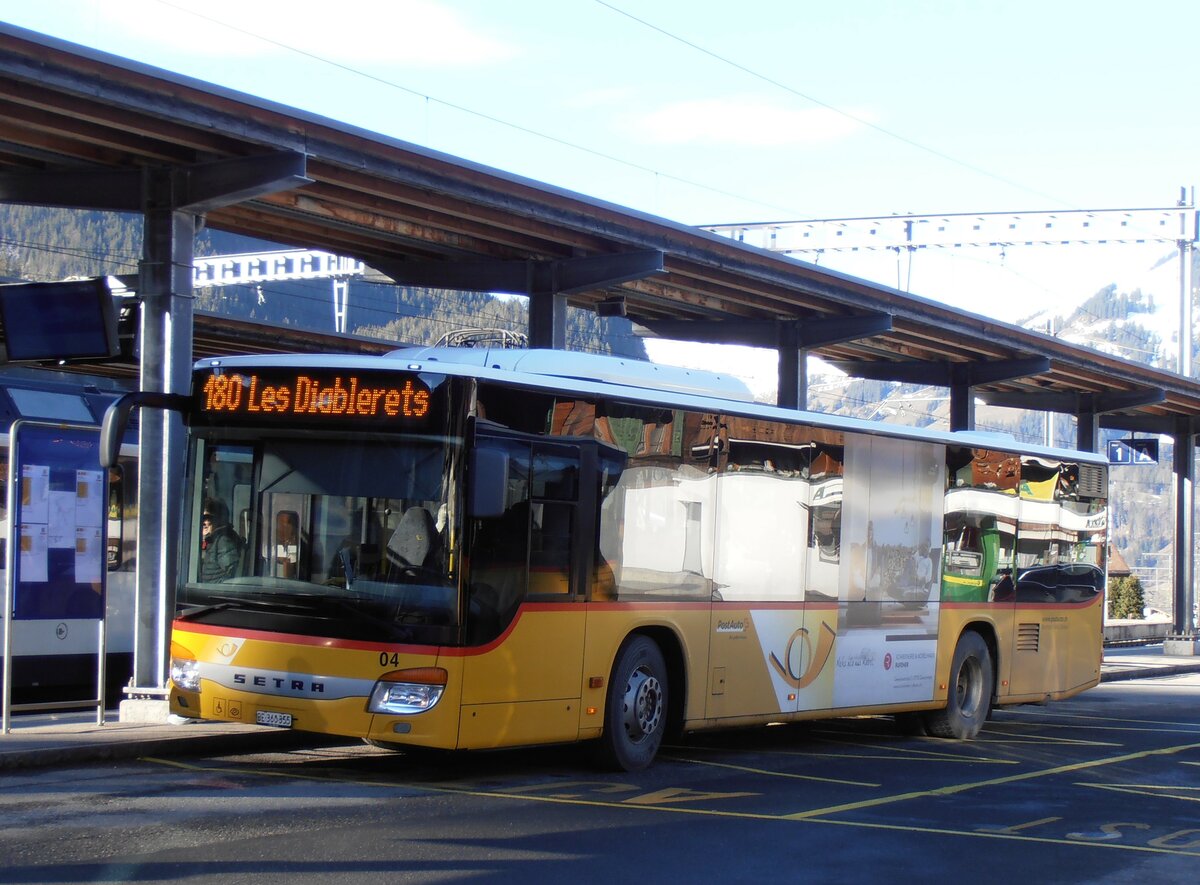 (257'922) - Kbli, Gstaad - Nr. 4/BE 360'355/PID 5204 - Setra am 25. Dezember 2023 beim Bahnhof Gstaad