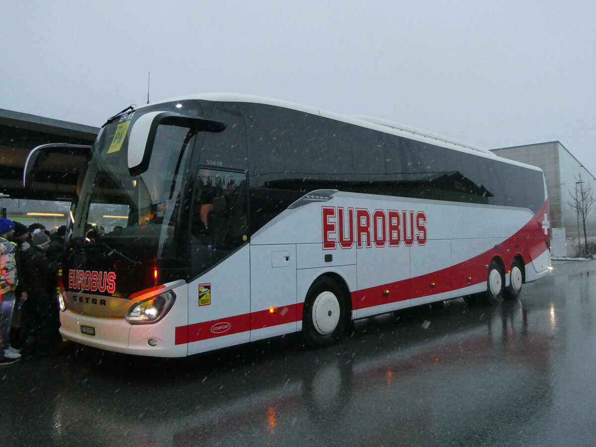 (258'167) - Funi-Car, Biel - Nr. 15/BE 203'815 - Setra am 6. Januar 2024 beim Bahnhof Frutigen