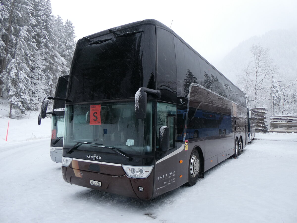 (258'420) - Favre, Rochefort - NE 21'764 - Van Hool am 6. Januar 2024 in Adelboden, ASB