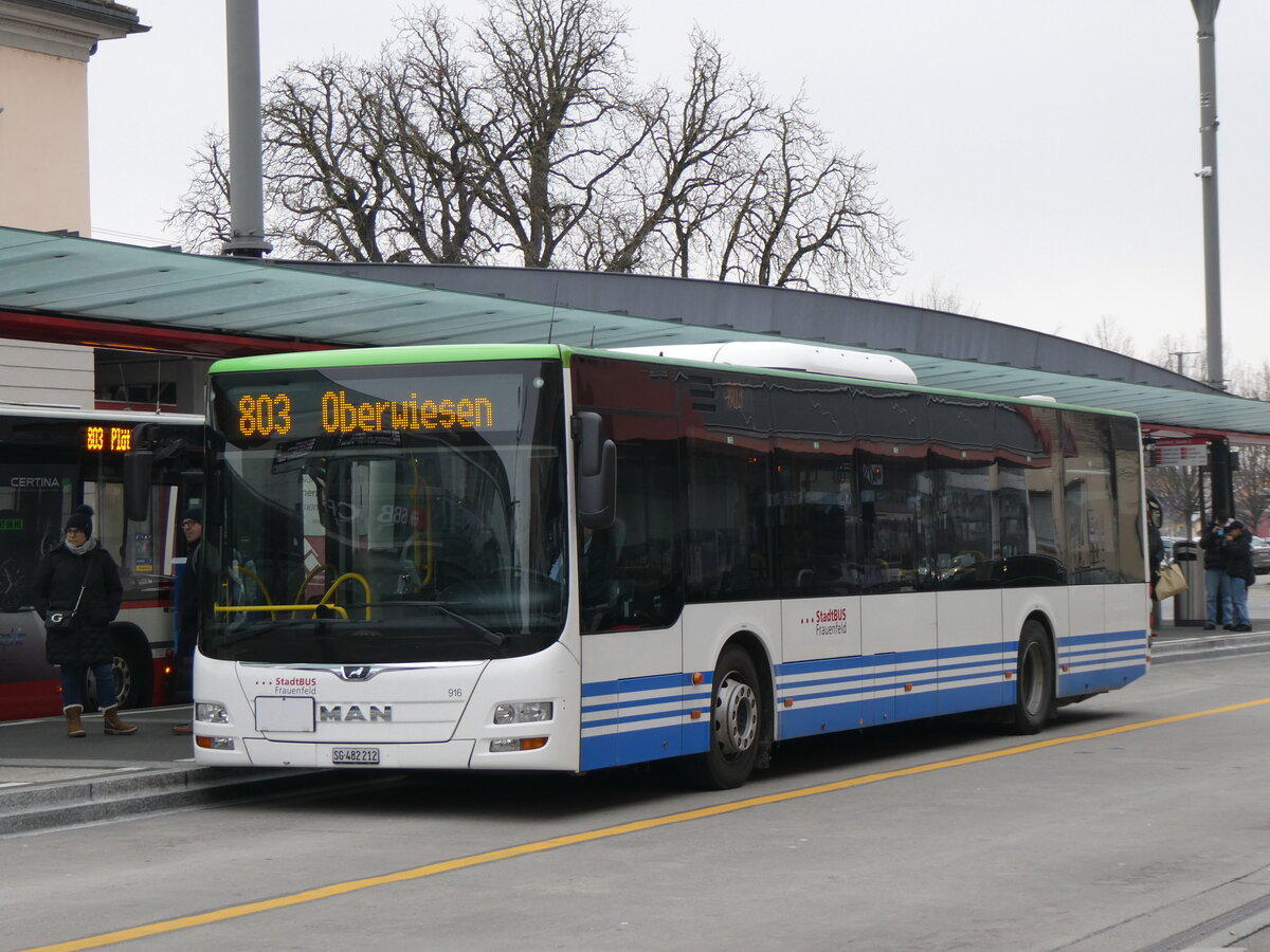 (258'536) - StadtBUS, Frauenfeld - Nr. 916/SG 482'212 - MAN (ex RTB Altsttten Nr. 916; ex PostBUS/A BD 15'337) am 9. Januar 2024 beim Bahnhof Frauenfeld