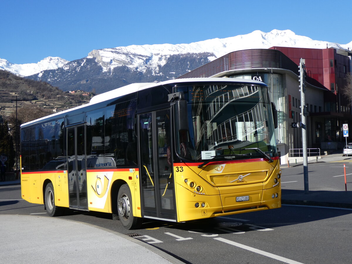 (258'610) - PostAuto Wallis - Nr. 33/VS 471'080/PID 10'789 - Volvo (ex TRD, Savise) am 11. Januar 2024 beim Bahnhof Sion