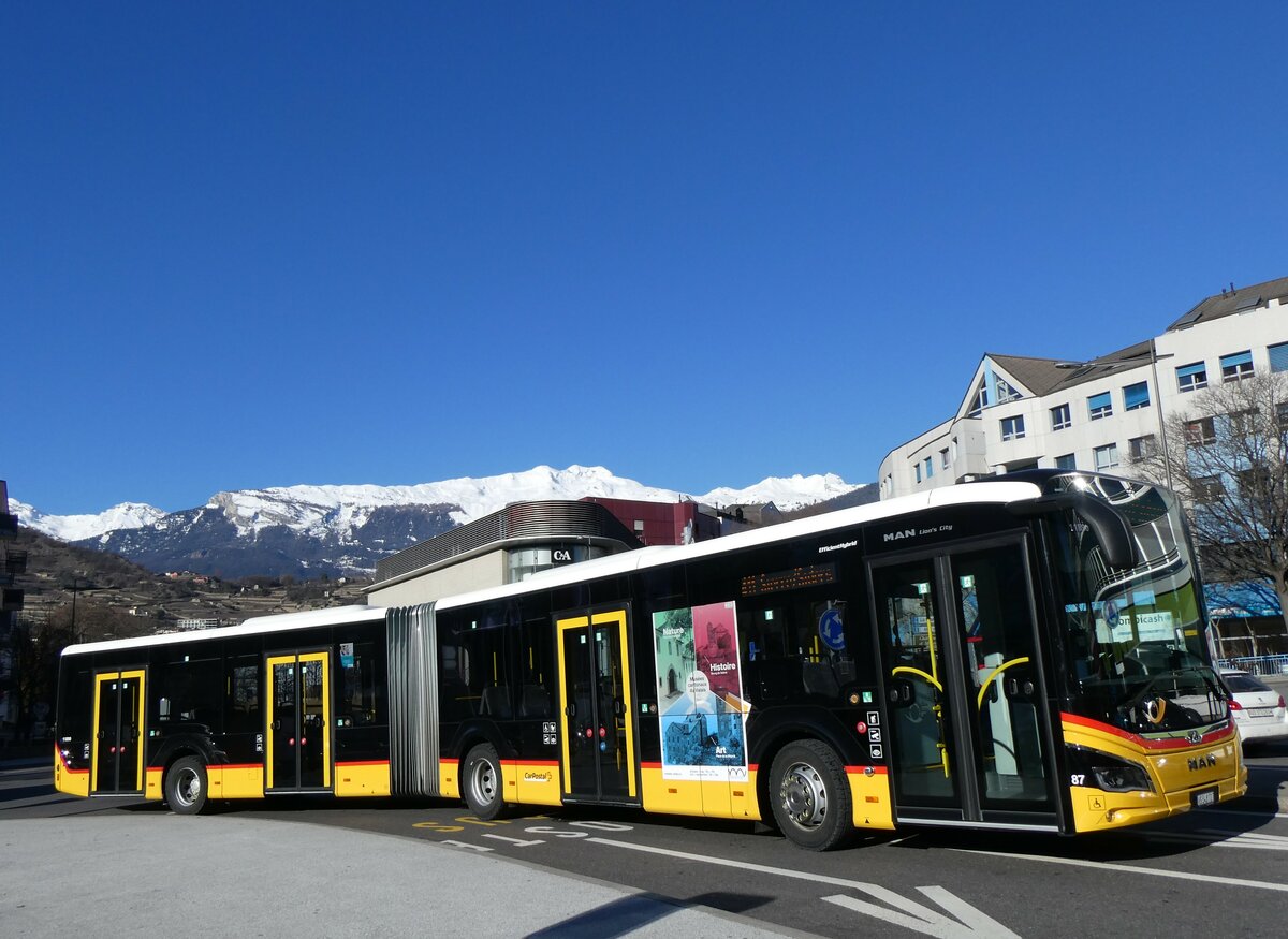 (258'612) - PostAuto Wallis - Nr. 87/VS 548'727/PID 11'890 - MAN am 11. Januar 2024 beim Bahnhof Sion