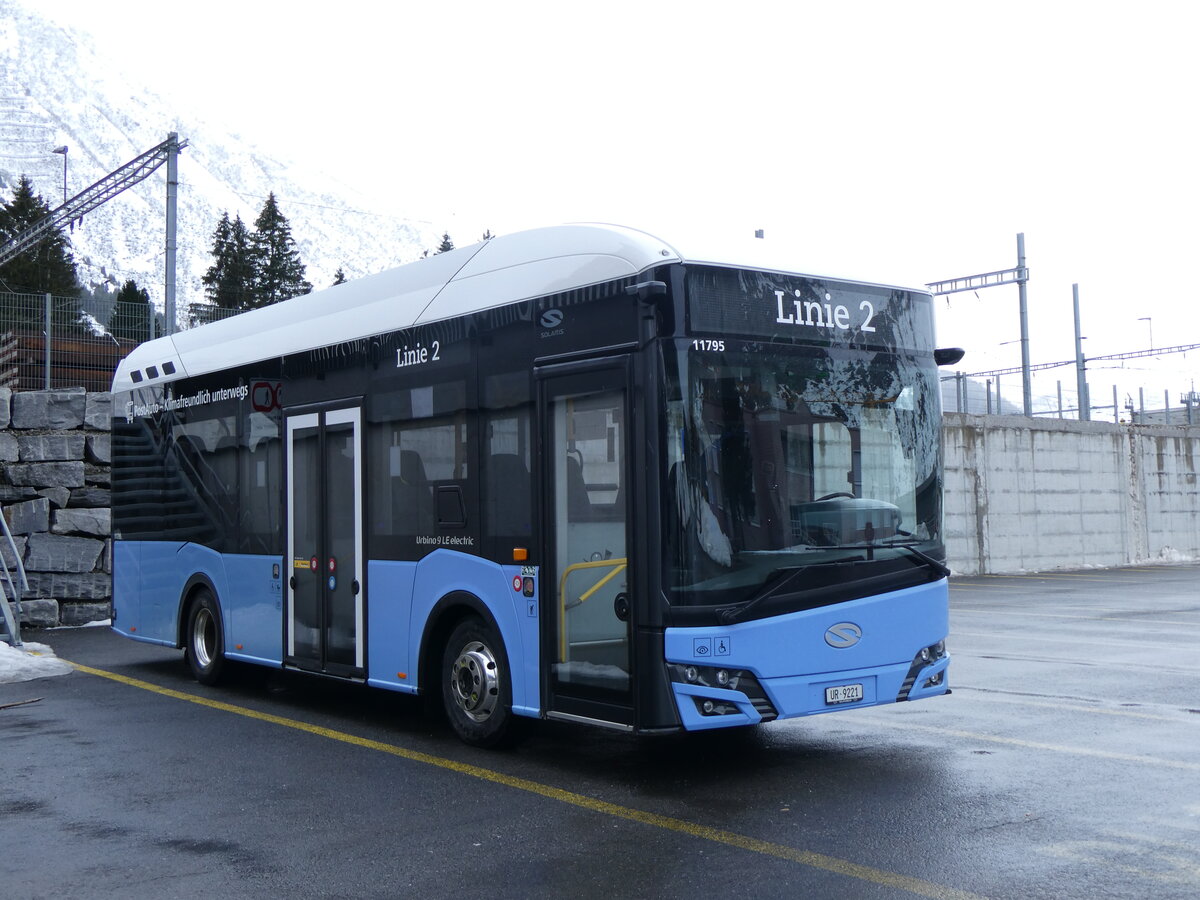 (259'256) - Mattli, Wassen - UR 9221/PID 11'795 - eSolaris (ex PostAuto Bern BE 90'275; ex PostAuto Bern BE 610'546) am 10. Februar 2024 in Andermatt, Bahnhofplatz