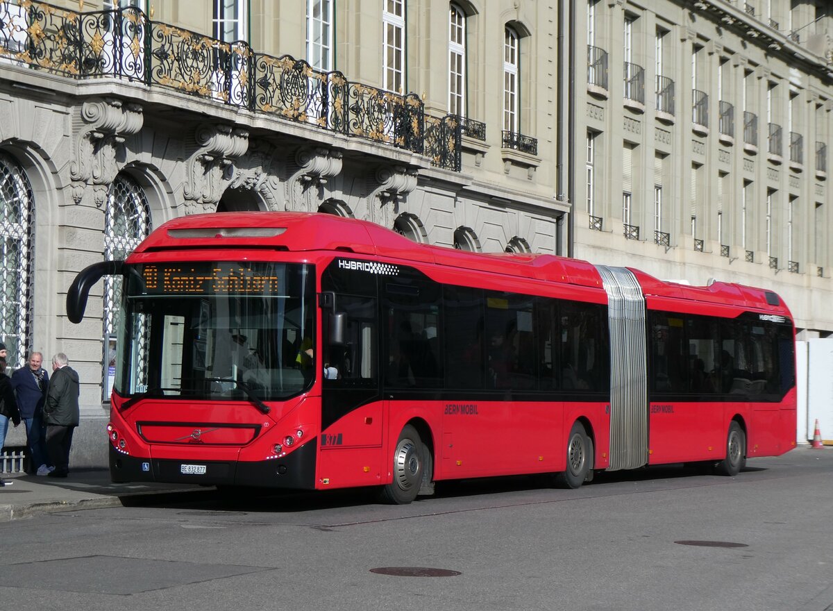 (259'828) - Bernmobil, Bern - Nr. 877/BE 832'877 - Volvo am 29. Februar 2024 in Bern, Bundesplatz