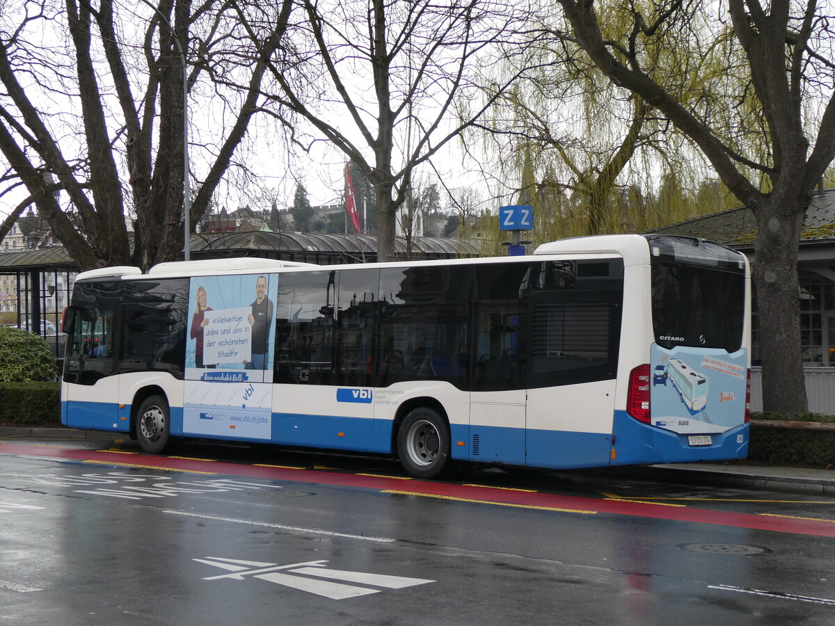 (260'271) - VBL Luzern - Nr. 83/LU 250'374 - Mercedes am 12. Mrz 2024 beim Bahnhof Luzern