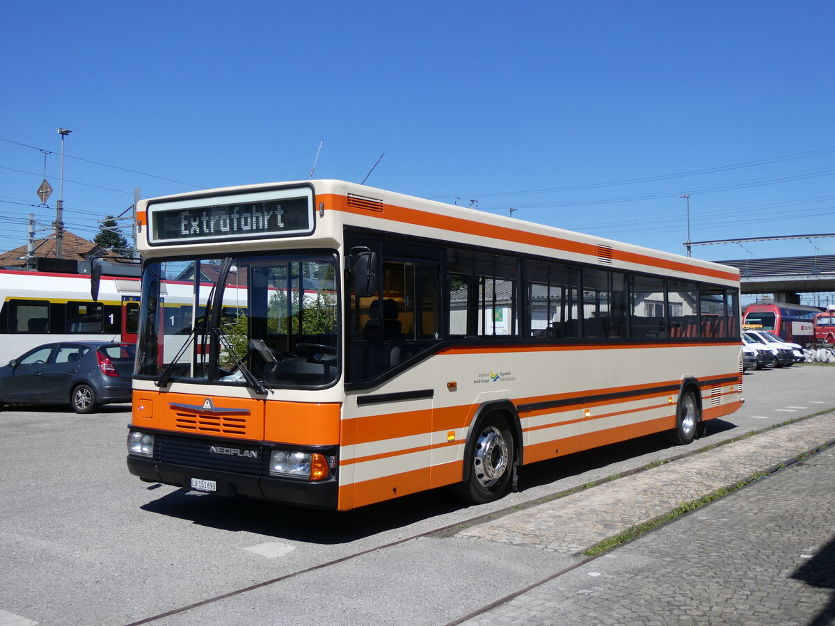 (261'758) - BSF Hochdorf - Nr. 11/LU 151'690 - Neoplan (ex Mder, Schwanden) am 27. April 2024 in Brugg, Bahnpark