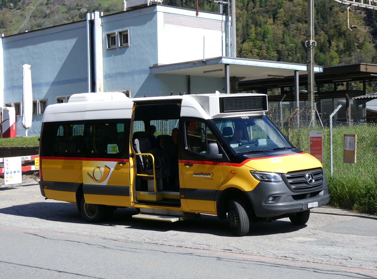 (262'238) - Marchetti, Airolo - TI 183'247/PID 11'513 - Mercedes am 10. Mai 2024 beim Bahnhof Ambr-Piotta