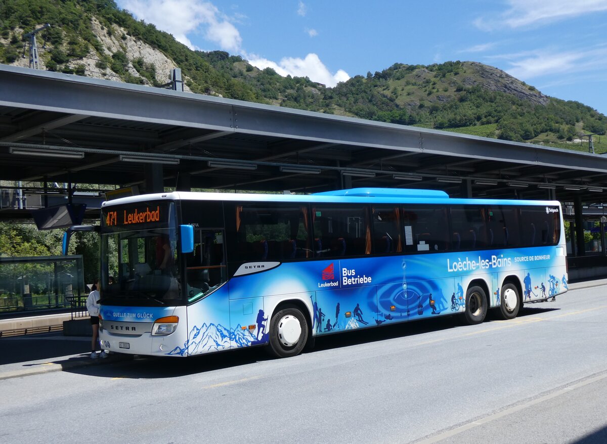 (264'001) - LBB Susten - Nr. 1/VS 38'001 - Setra am 24. Juni 2024 beim Bahnhof Leuk