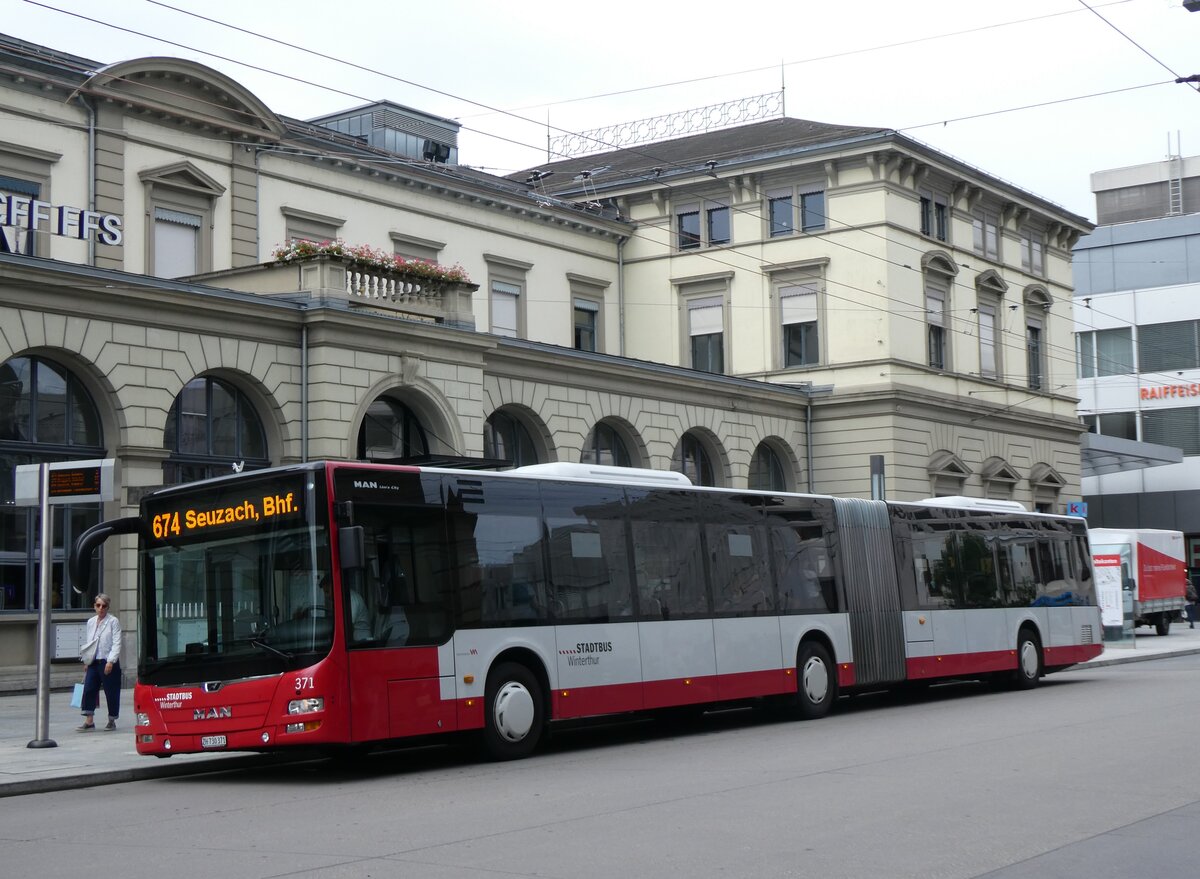 (265'889) - SW Winterthur - Nr. 371/ZH 730'371 - MAN am 17. August 2024 beim Hauptbahnhof Winterthur