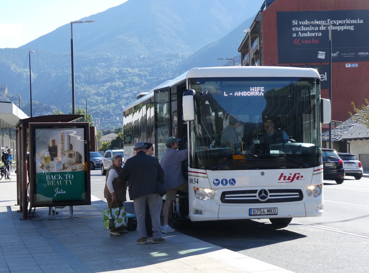 (267'268) - Aus Spanien: hife, Tortosa - Nr. 8034/6754 MKG - Mercedes am 19. September 2024 in Andorra la Vella, Estaci Nacional Autobusos