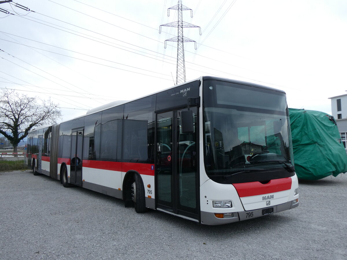 (273'898) - VBZ Zrich - Nr. 795 - MAN (ex St. Gallerbus, St. Gallen Nr. 286) am 12. April 2025 in Kerzers, Murtenstrasse 