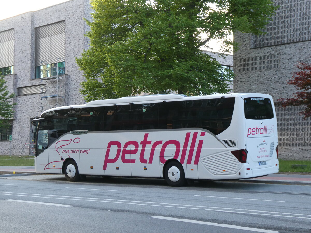 (275'245) - Petrolli, Niedereschach - VS-PR 4400 - Setra am 8. Mai 2025 in Hamburg, Eiffestrasse