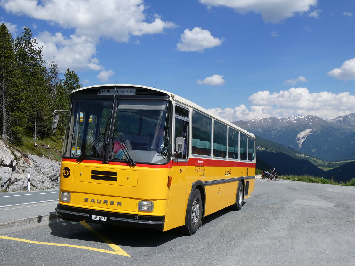 (277'058) - Gaudenz, Andeer - GR 1866 - Saurer/R&J (ex Mark, Andeer PID 2824; ex PostAuto Graubnden; ex P 24'350) am 19. Juni 2025 auf dem Ofenpass, Ssom Giv