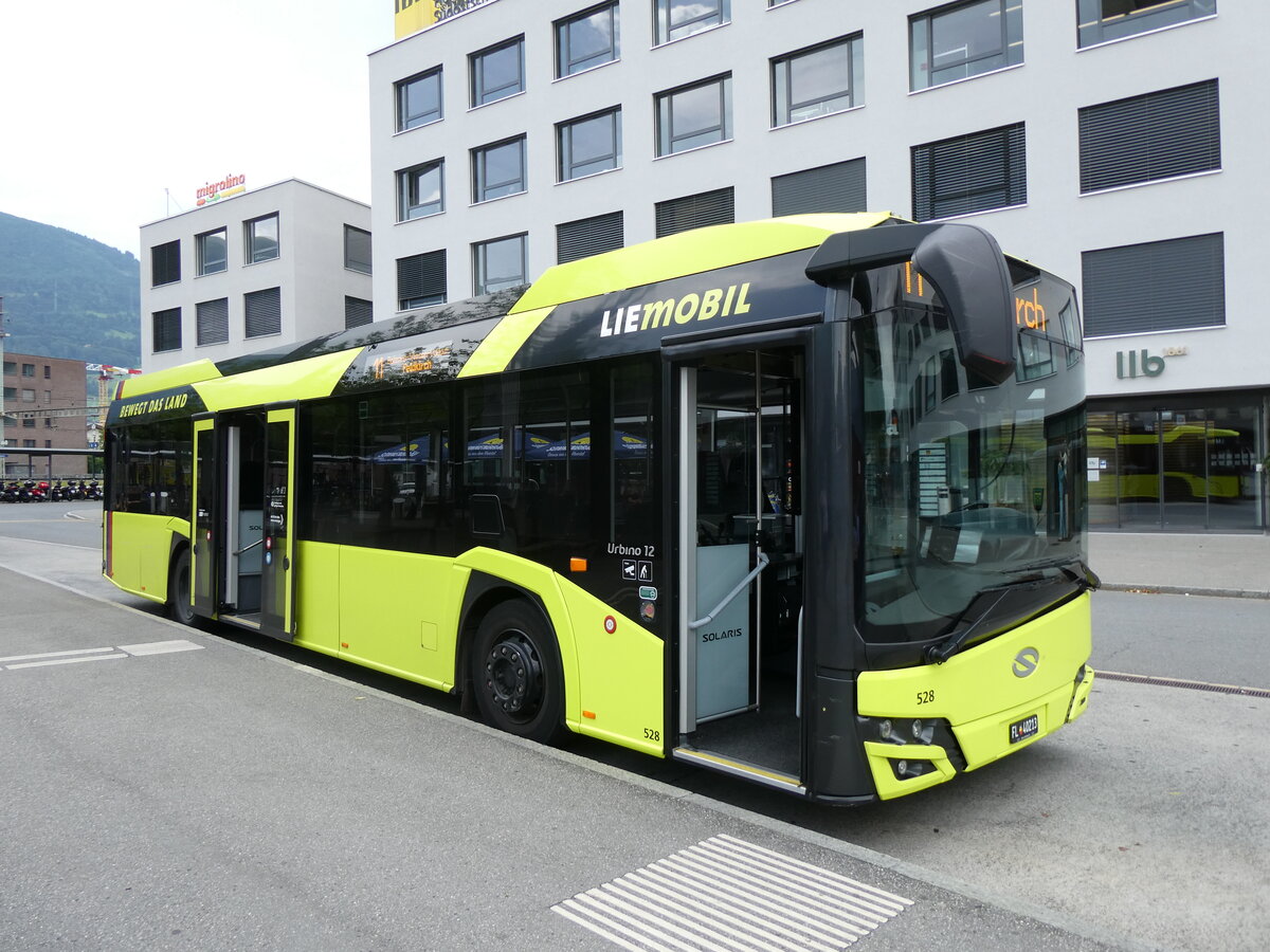 (277'244) - Aus Liechtenstein: BOS PS Anstalt, Vaduz - Nr. 528/FL 40'213 - Solaris am 26. Juni 2025 beim Bahnhof Sargans