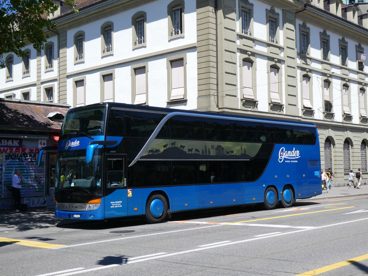 (277'315) - Gander, Chteau-d'Oex - VD 183'523 - Setra am 28. Juni 2025 beim Bahnhof Bern