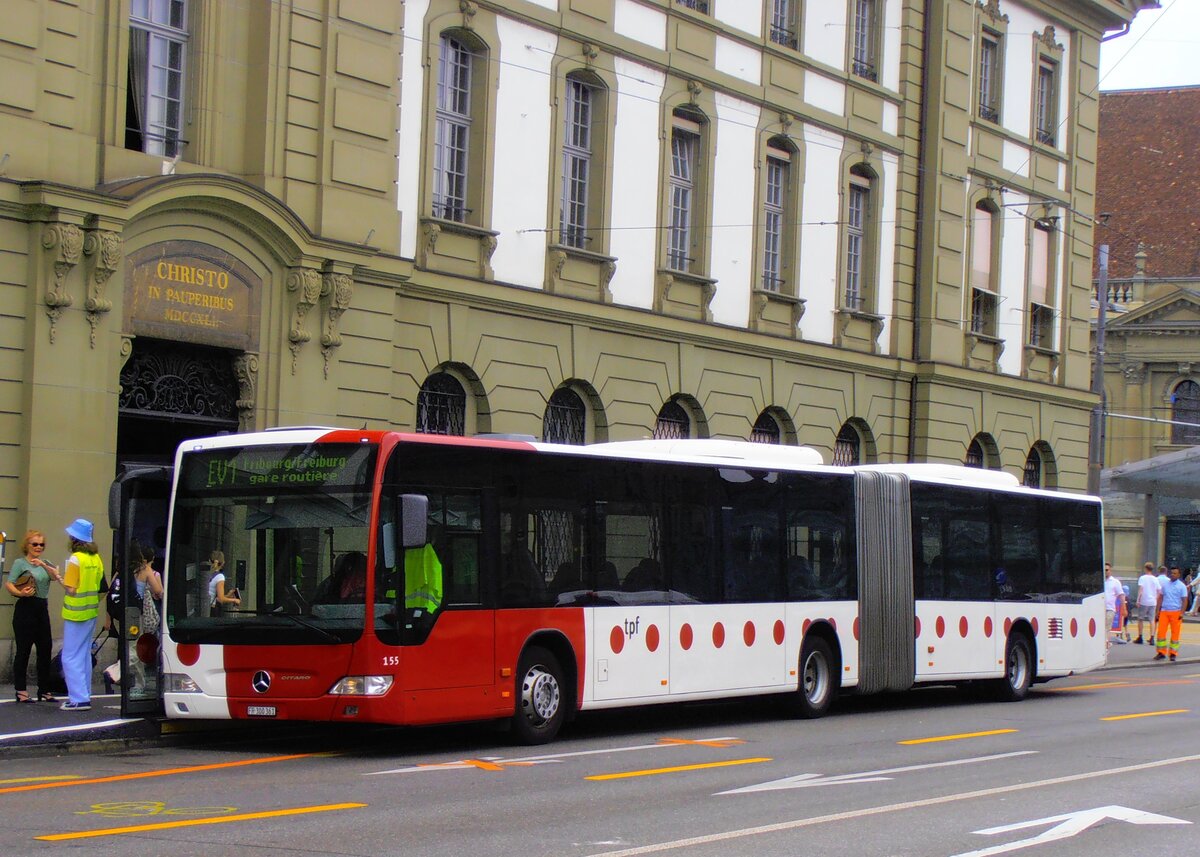 (277'517) - TPF Fribourg - Nr. 155/FR 300'361 - Mercedes am 4. Juli 2025 beim Bahnhof Bern