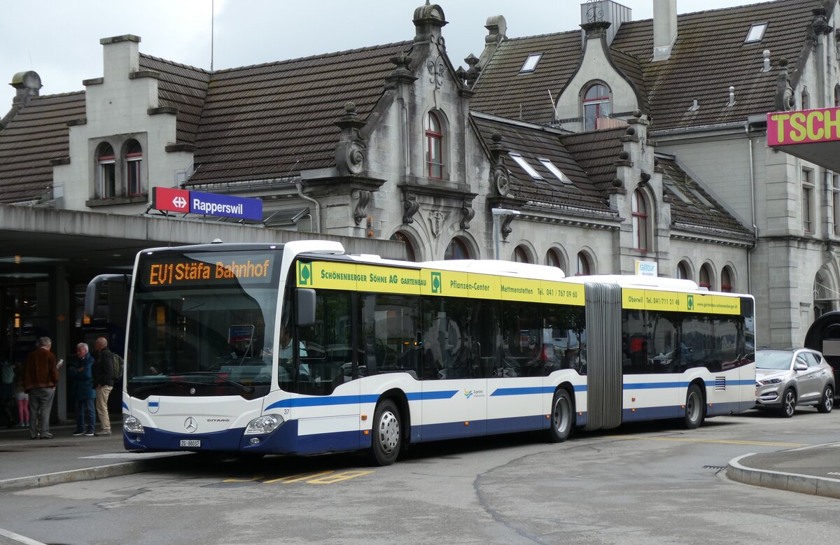 (278'005) - ZVB Zug - Nr. 37/ZG 88'037 - Mercedes am 25. Juli 2025 beim Bahnhof Rapperswil