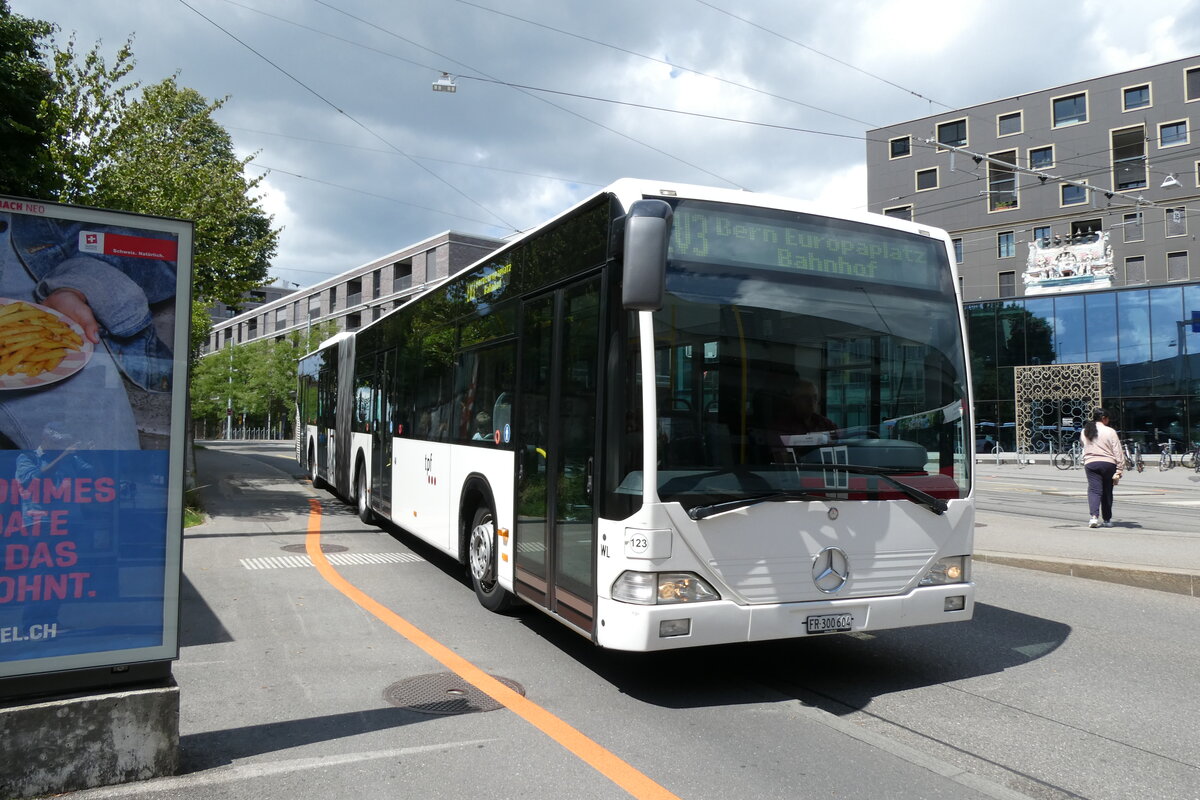 (278'293) - Wieland, Murten - Nr. 123/FR 300'604 - Mercedes (ex Knacht, Windisch Nr. 215; ex Interbus, Yverdon Nr. 215; ex BVB Basel Nr. 794; ex ASN Stadel Nr. 199/PID 4125) am 1. August 2025 beim Bahnhof Bern Europaplatz