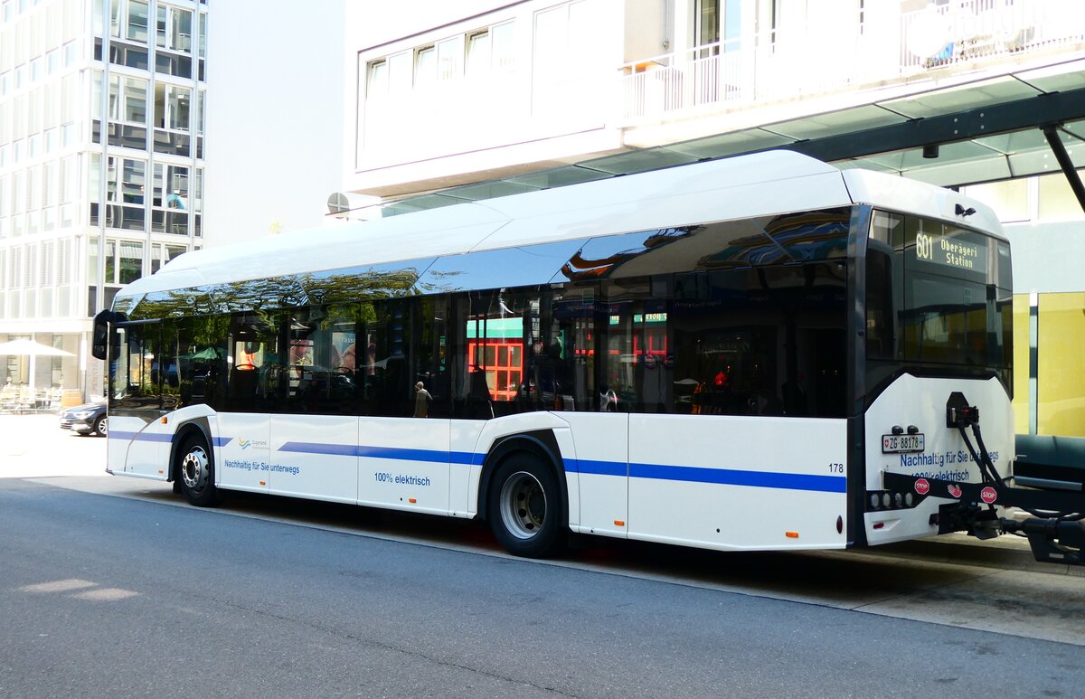 (279'410) - ZVB Zug - Nr. 178/ZG 88'178 - eSolaris am 26. August 2025 beim Bahnhof Zug