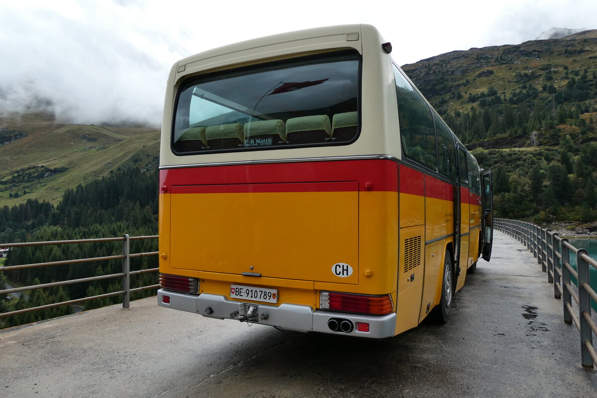 (280'145) - Buzzi, Bern - BE 910'789 - Mercedes (ex Mattli, Wassen/PID 2295) am 9. September 2025 in Zervreila, Staumauer