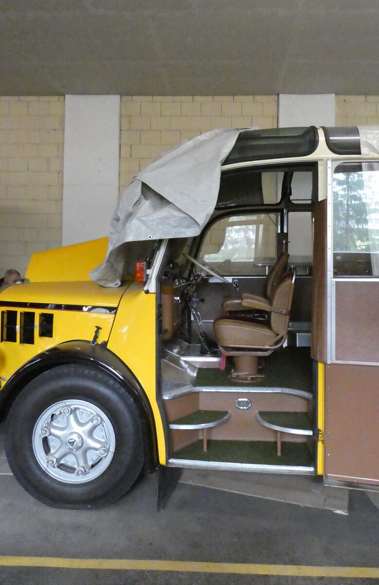 (280'235) - Solr&Fontana, Ilanz - Nr. 5 - Saurer/R&J am 10. September 2025 in Disentis, Garage Bundi (Teilaufnahme)