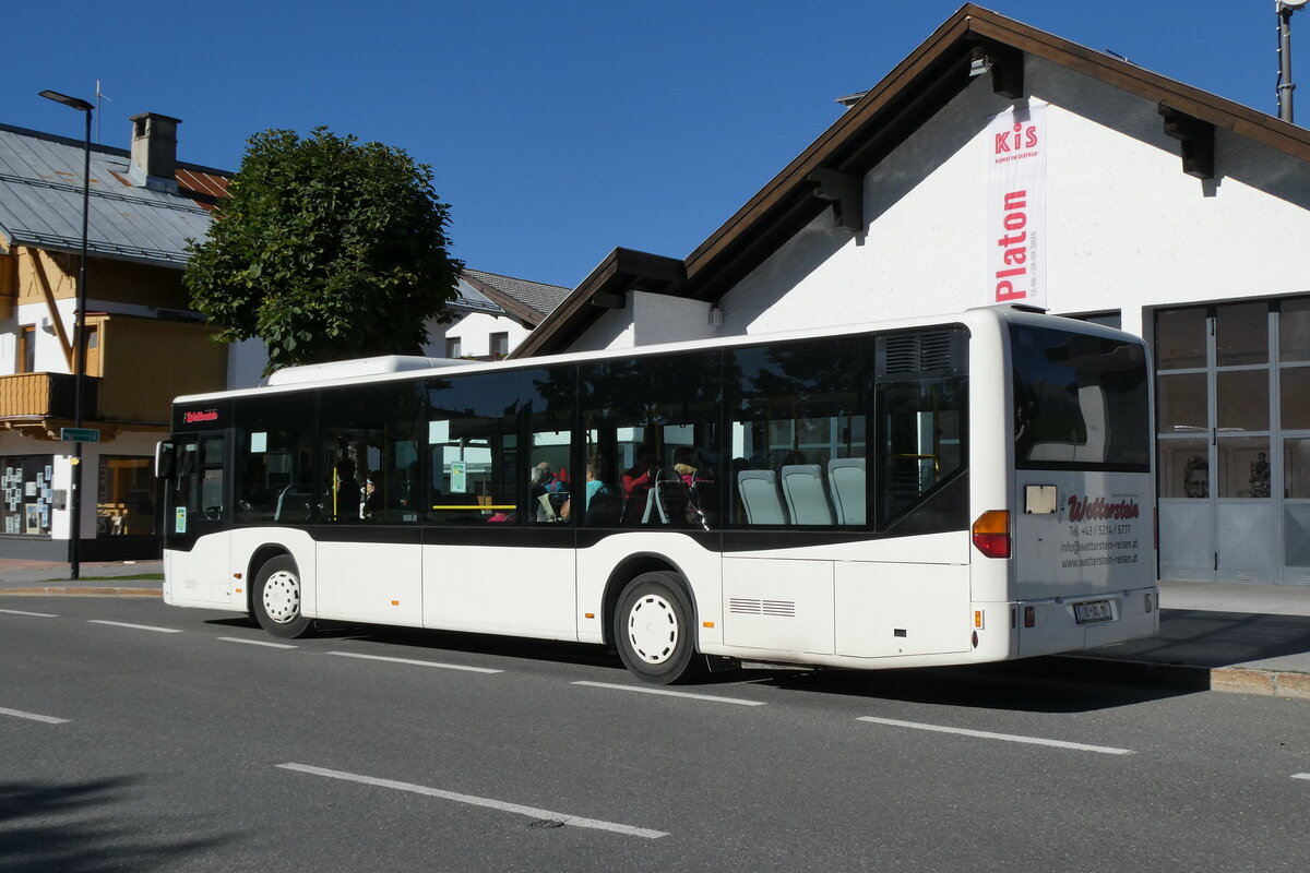 (280'508) - Wetterstein, Leutasch - IL XL 11 - Mercedes am 18. September 2025 in Seefeld, Mnchnerstr. Kreisverkehr