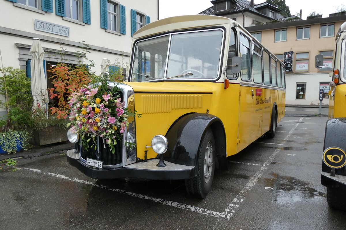 (280'689) - Oldie-Tours Zrisee, Wollerau - Nr. 2/SZ 10'418 - Saurer/R&J (ex Jaggi, Kippel Nr. 4) am 27. September 2025 beim Bahnhof Wdenswil